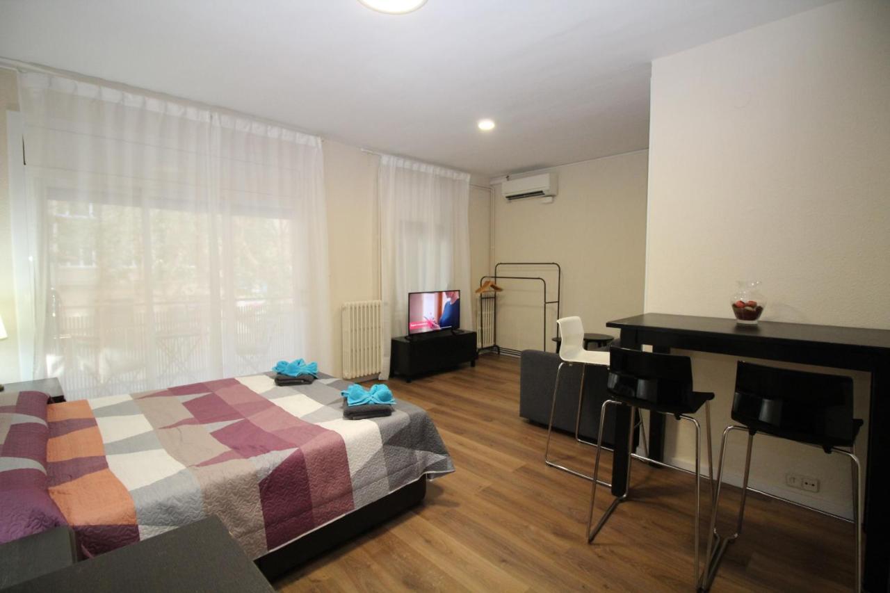Urgel Habitaciones Barcelona Kültér fotó